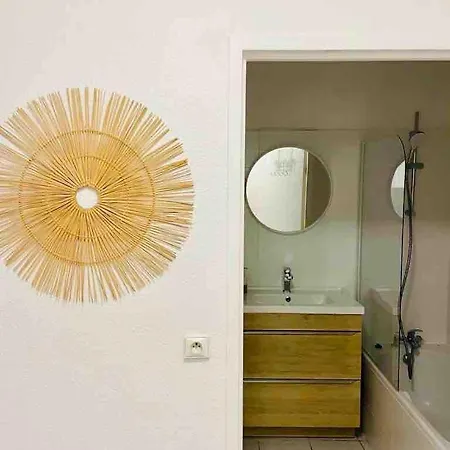 Charming 100m From The Apartment *